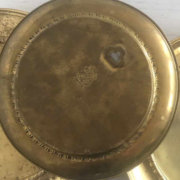 Set of 3 Vintage/Antique  Round Brass Picture Frame Plates - Made in England - Picture 3 of 8